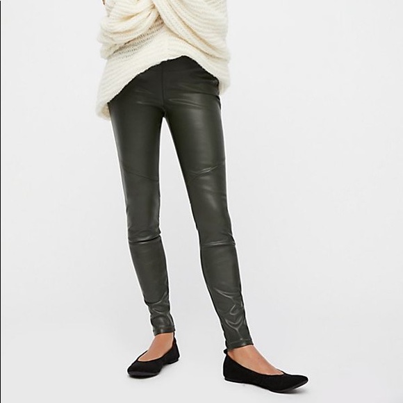 Free People Vegan Leather Pull On Leggings Pants - Picture 4 of 5